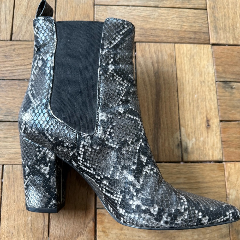 Steve Madden Gray Brown Black Snake Heeled Boots 🐍 👢cowboy cowgirl inspired
